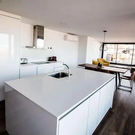 Atico Con Terraza En El Centro De レウス