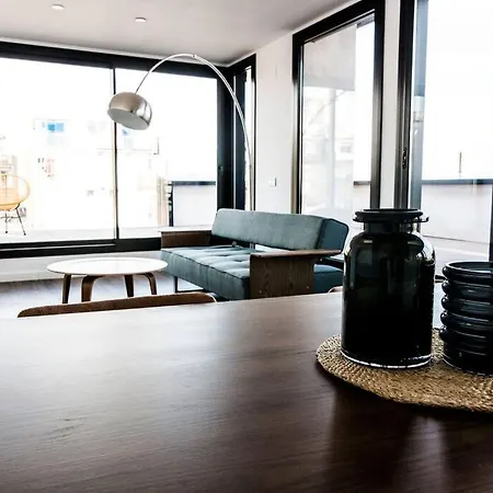 Atico Con Terraza En El Centro De アパート *